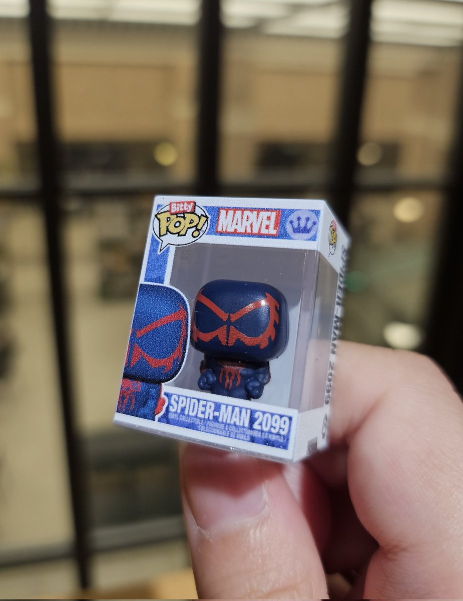 아나 니 뭐냐 뭔데 이렇게 쪼꼬맣냐