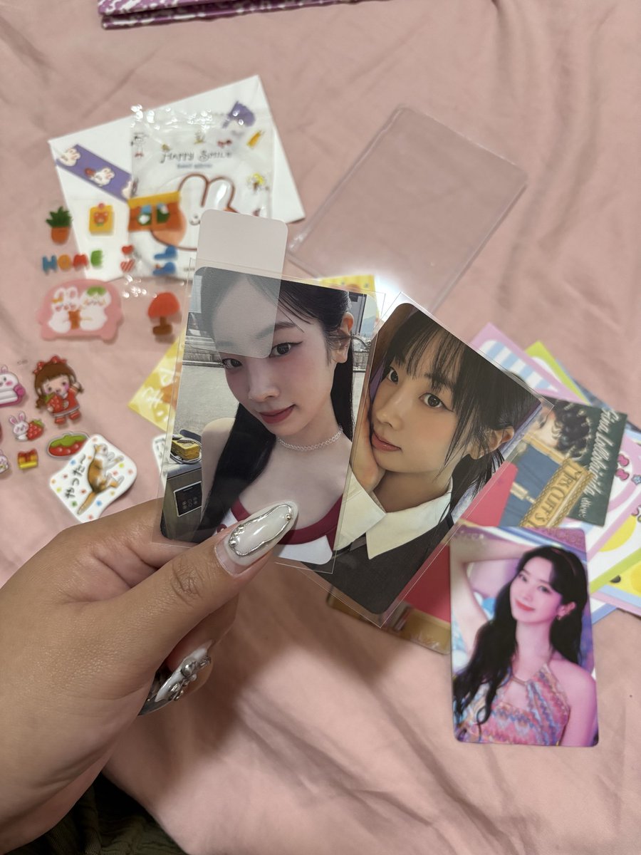 crimkl's tweet image. 💋—

thank u so much! super well packed and ang daming freebies, will use them on my journal &amp;lt;3 

&apos;til our next transaction ✨
 #feedbiancs