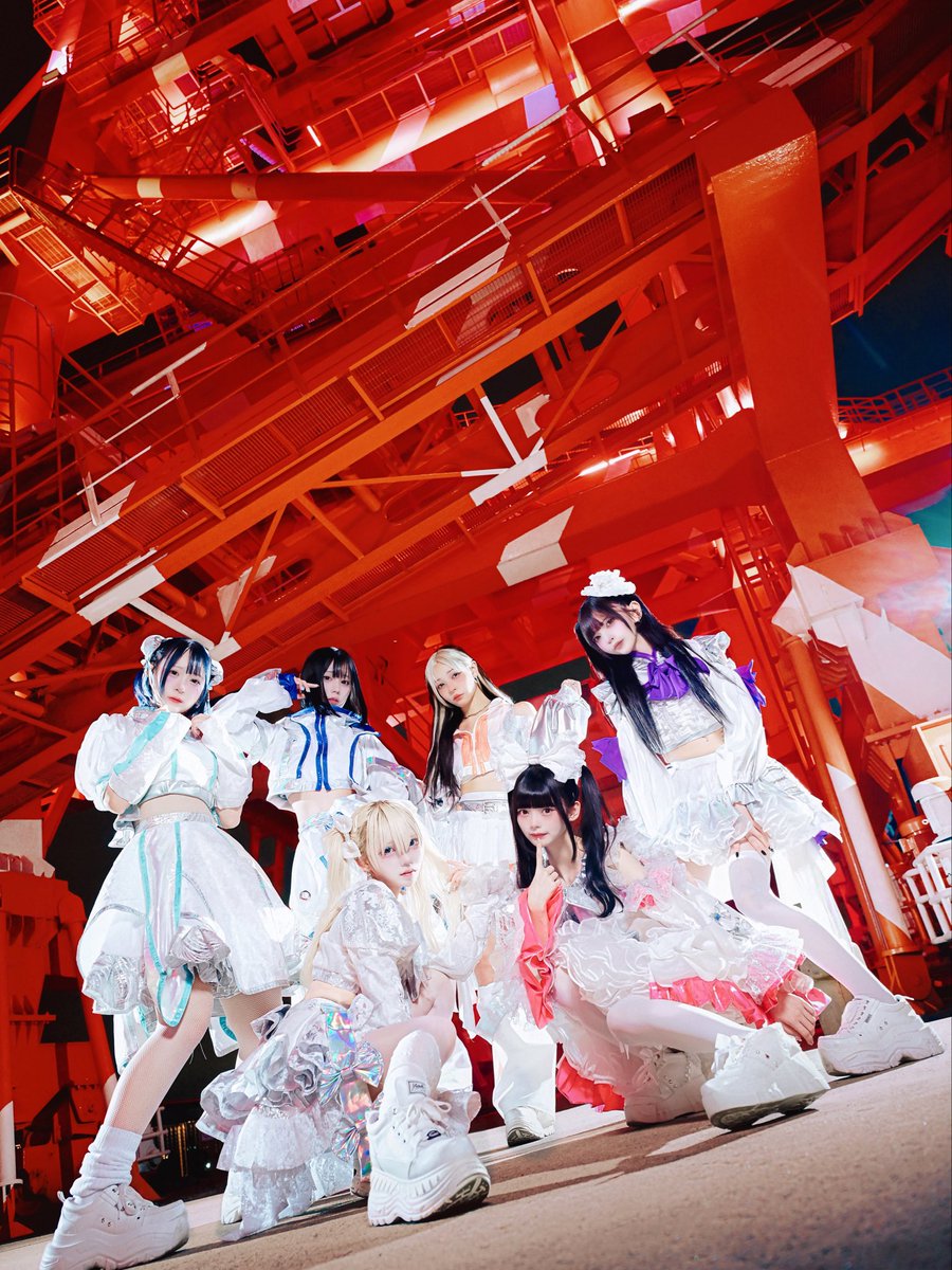 👑MaisondeQueen👑
✨✨縦アー写✨✨
携帯の待ち受けにどうぞ🎶

#メゾクイ #MDQ #MaisondeQueen