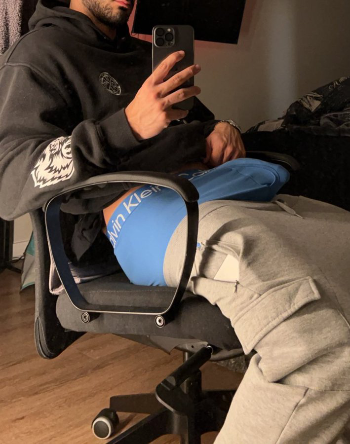 Román tweet media