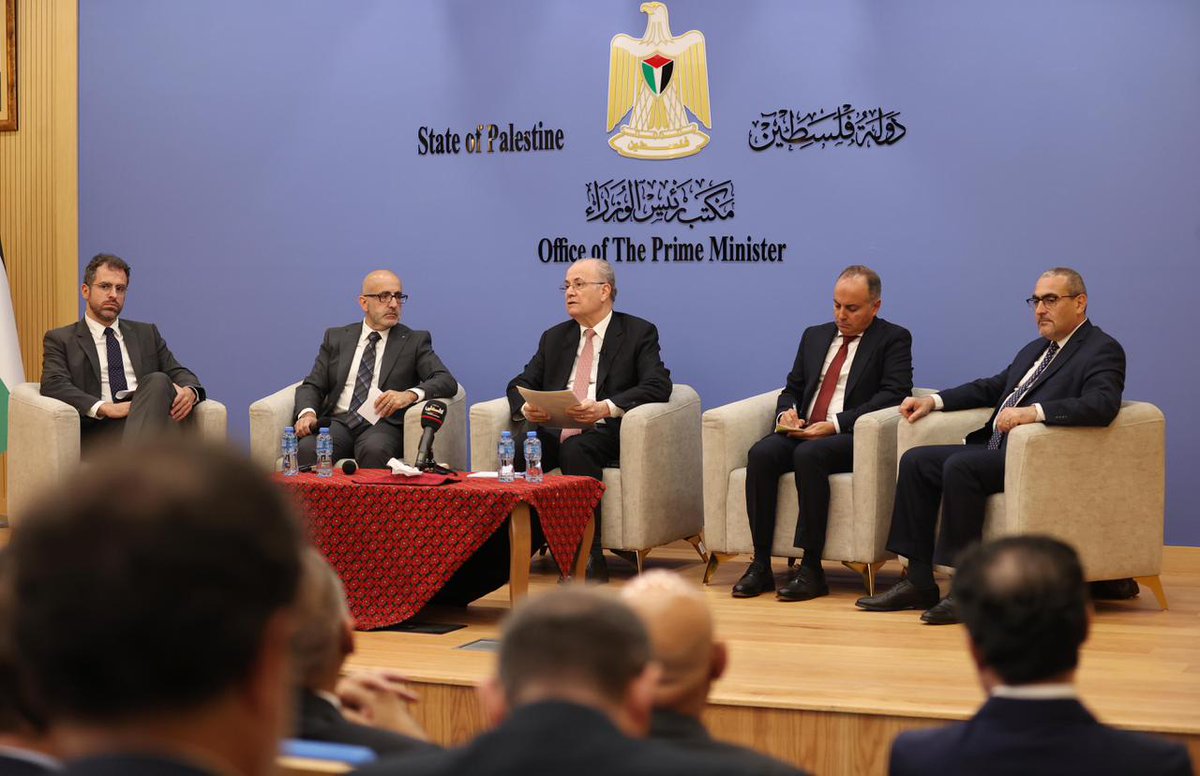 pal_gcc_en's tweet image. Keynote address by Prime Minister Dr. Mohammad Mustafa at the High-Level meeting on Palestinian Preparedness for Early Recovery and Reconstruction in #Gaza
🔗 english.wafa.ps/Pages/Details/…