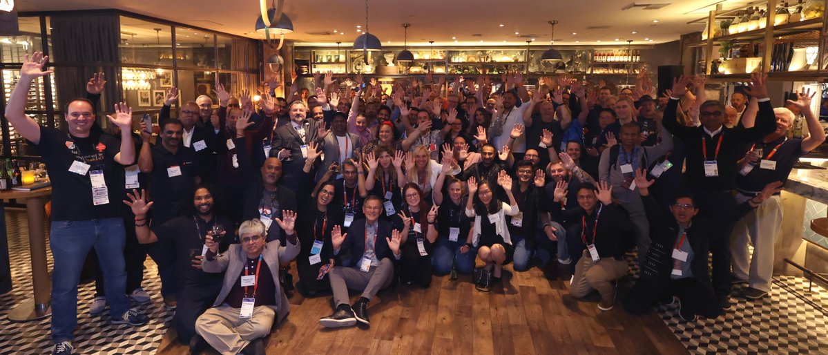 oracleace's tweet image. What an inspiring night! 🌟 Last night in Las Vegas, we gathered with over 100 passionate Oracle ACEs and Oracle leadership for an unforgettable ACE dinner at Oracle AI World. It was an evening filled with great conversations, valuable networking, and community spirit.
A…