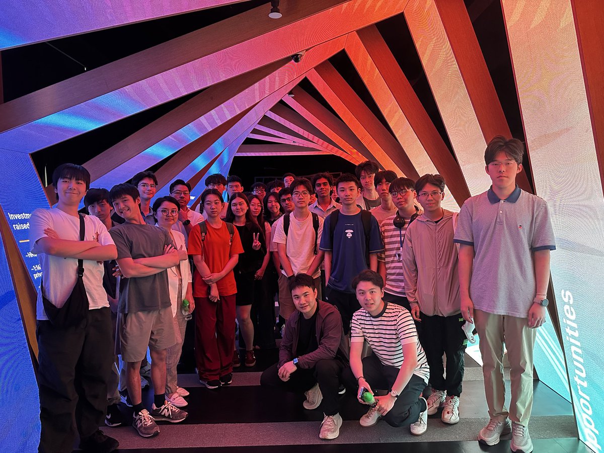 OpenDriveLab's tweet image. Connecting theory with practice! 🧠 That&apos;s a wrap on our insightful field trip! 🤖 

Our students had an amazing day with talks at Huawei HK, a tour of the Hong Kong Science Park, and a lab visit and panel discussion at CUHK. ✨

Thank you to our incredible hosts for welcoming us…
