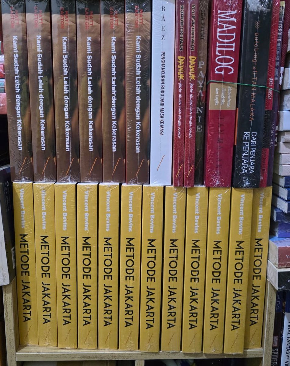 Metode Jakarta, buku yang rare itu udah restock lagi. Kalau ada yang mau beli, reply aja atau dm juga boleh