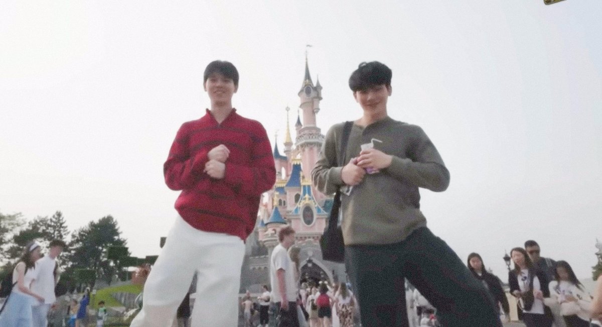 ปารีส แค่ถ่ายรูปเดินซ้อนไหล่ก็แฟนมาก งงงงงง

#เมมเต็มSS2EP10  
MEMTEM YINWAR SS2 EP10