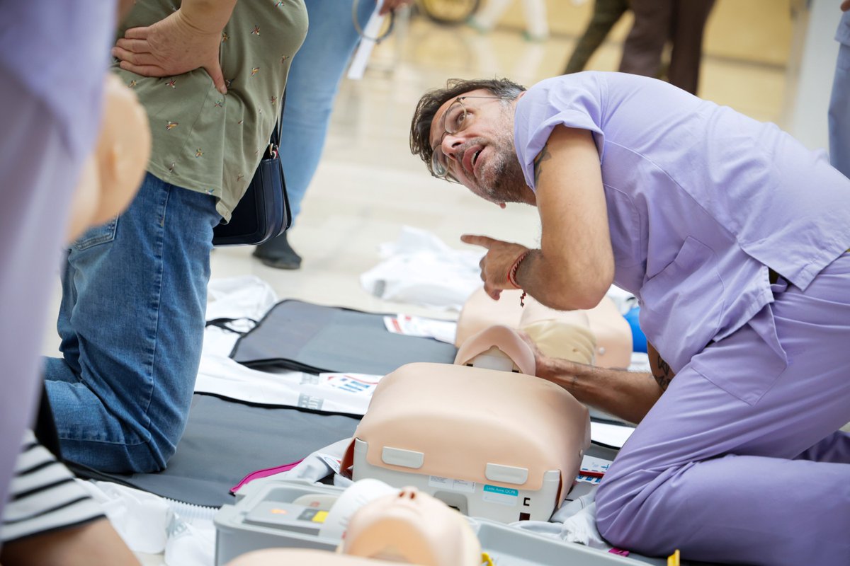 🏥 El <a href="/HospitalLaFe/">HospitalLaFe</a> celebra el Día Mundial de la Reanimación Cardiopulmonar con talleres de RCP para la ciudadanía.

🫀La formación es vital para aumentar la supervivencia ante una parada cardíaca

 ¡Tus manos salvan vidas!

📰lafe.san.gva.es/es/-/dia-rcp