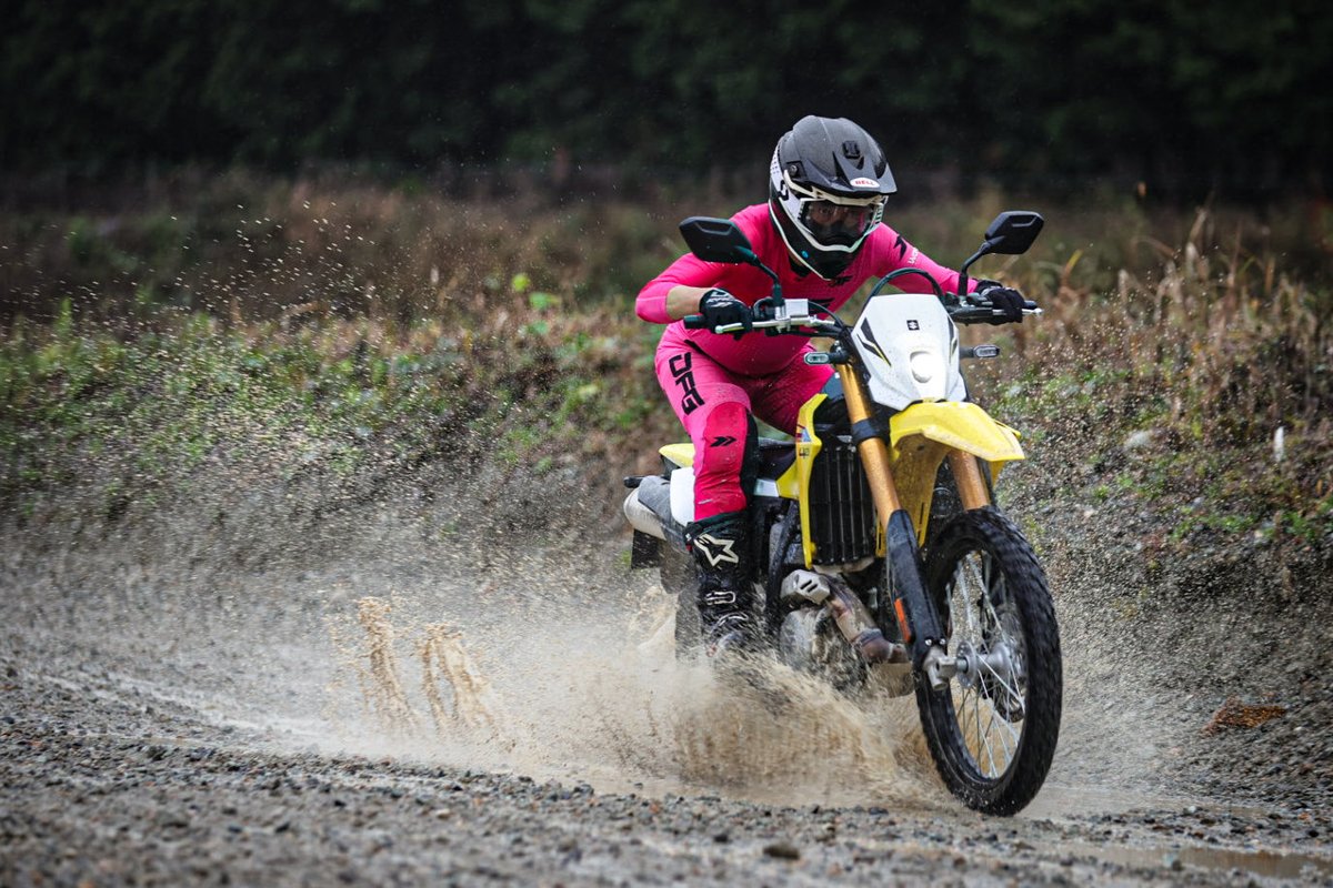 くろぼーん (@9u69am2M3i4XIxD) / X