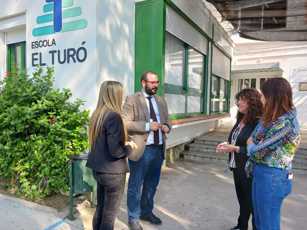 matarocat's tweet image. 👉🏼 Aquesta setmana, l’alcalde de #Mataró, @DBotePaz, està al barri de Cerdanyola Nord #Alcaldealsbarris
Ha visitat:
📍 Casal de Gent Gran Oriol Batista
📍 Escola El Turó
📍 Centre de Formació d’Adults Can Noè