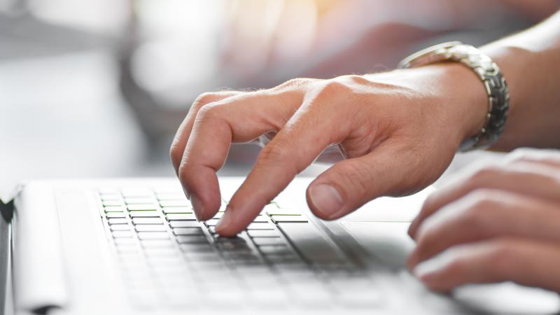 #Türkiye'de sabit genişbant internet abonelerinin aylık ortalama data kullanımı 2025 yılının ikinci çeyreğinde 305 gigabayt (GB) seviyesine yükseldi. Mobil genişbant abonelerinin ortalama data tüketimi ise aynı dönemde 17,8 GB olarak kayıtlara geçti.