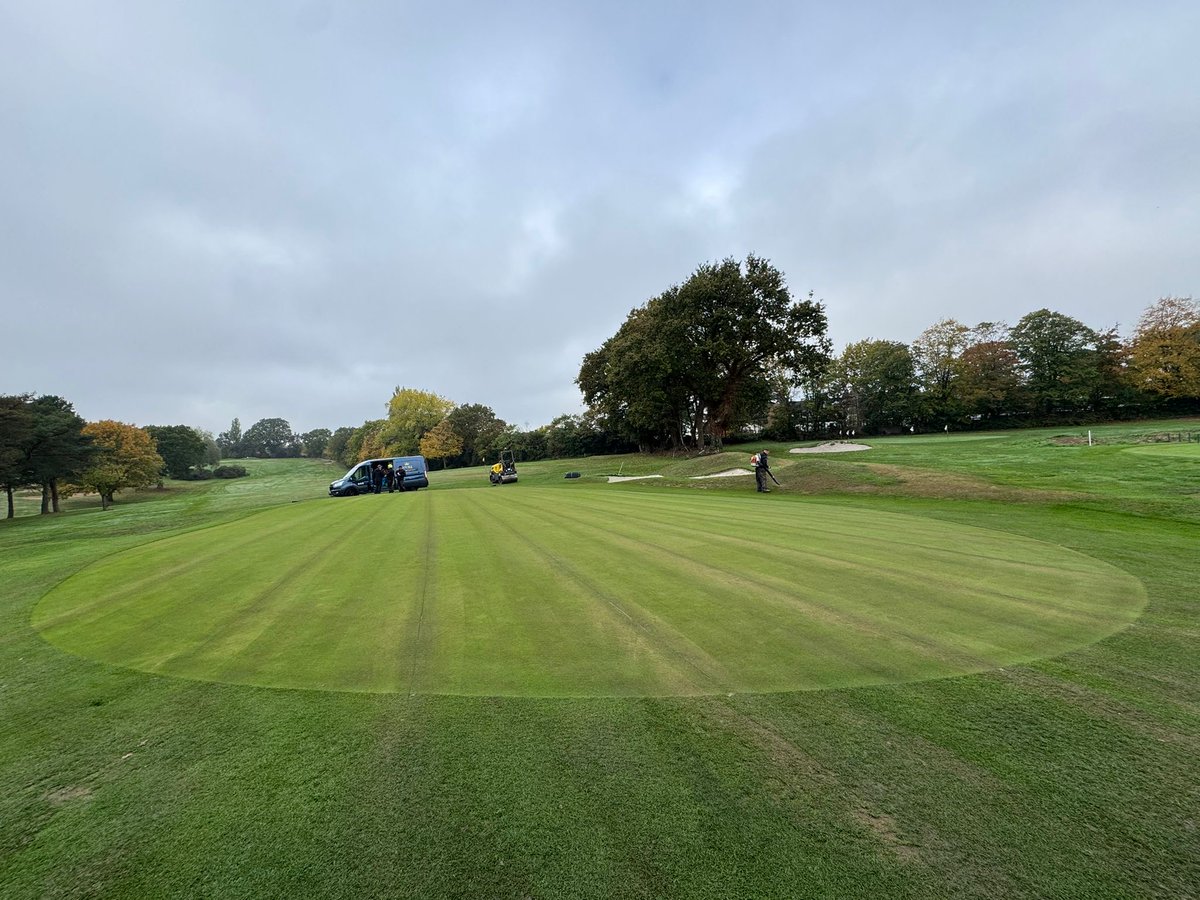 DjukeLtd's tweet photo. Another busy week for the #DJUKE team, started off at Harborne Golf Club installing #HYDROWICK into 4 more greens, so that is now all 18 greens completed with @hydrowick !
#sportsturfdrainage #sportsturfmanagement #sportsturf #turf #golf #greens #drainagemanagement #drainage https://t.co/6cUndo0QNm