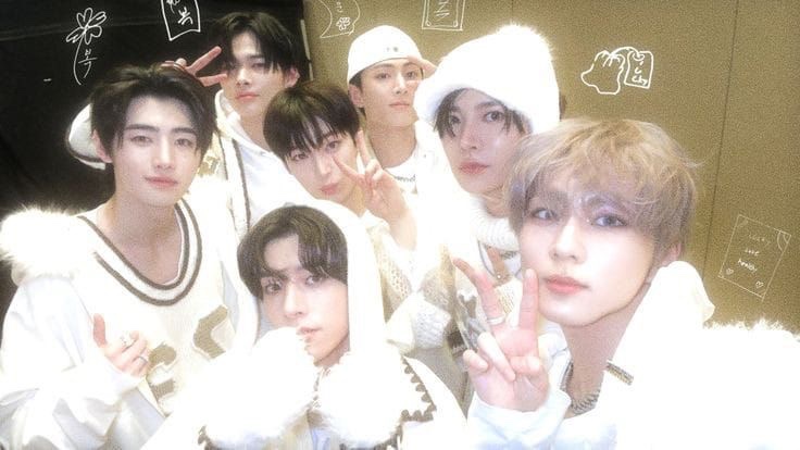 I vote for #enhypen on #2025MAMAVOTE