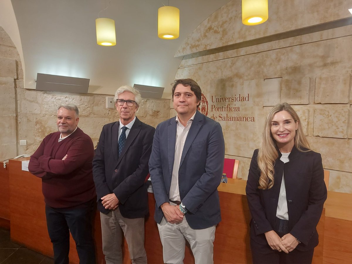 upsa's tweet image. 📢 El vicerrector de Formación Permanente y Doctorado, Pedro Sangro, ha presentado el acto de inauguración del #Programa en Dirección y Gestión Comercial para Gerentes de Agencias y Gerentes de SGRs (2025-2026) de @Repsol.