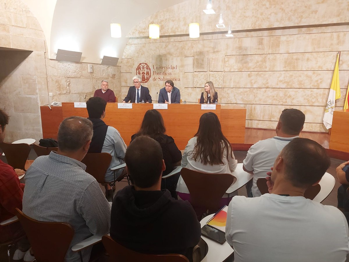 upsa's tweet image. 📢 El vicerrector de Formación Permanente y Doctorado, Pedro Sangro, ha presentado el acto de inauguración del #Programa en Dirección y Gestión Comercial para Gerentes de Agencias y Gerentes de SGRs (2025-2026) de @Repsol.