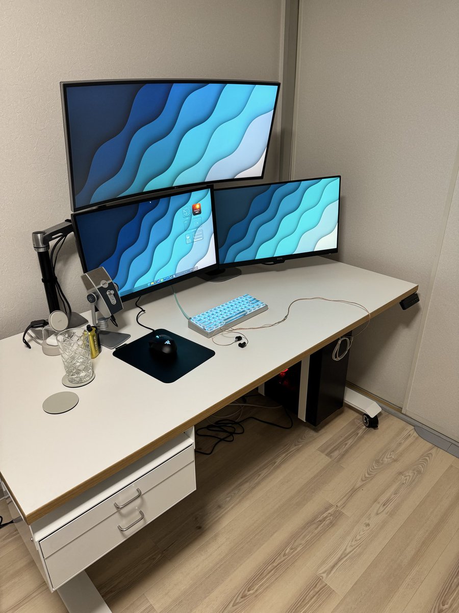 appearance1998_'s tweet image. デスク購入1日目

#desksetup
#preducts