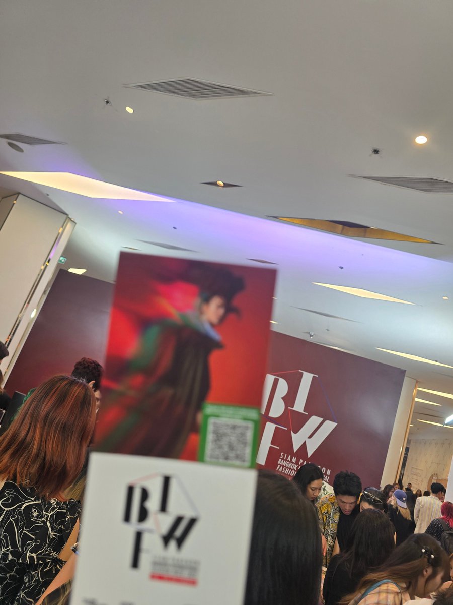 Check in 💙

BUILD AT SIAM PARAGON 

#SiamParagonBIFW2025xBuild
<a href="/JakeB4rever/">BIU.</a>