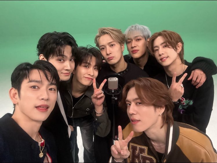 LimBowra IGOT7FOREVER 💚🌴🐰🐢🐯🦦🐍🐜 tweet media