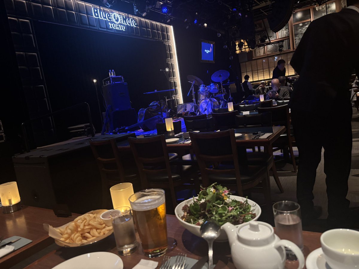 ematoyota_831's tweet image. #bluenote 
にて素敵な音楽を楽しみました♪
ご飯も美味しいです😋
まだ走ったりは出来ませんが日常取り戻しつつあります😚