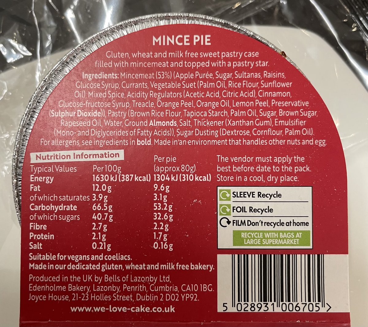 GillianSurgey's tweet image. Short ‘comfort break’ in #Dunelm. This was on offer &amp;amp; it felt rude not to try it, even though I’m fully aware it is only October so technically FAR too early. Very nice pie 🥧, not overly sweet. (NB Baked in Joy; is that a place, person or emotion? )