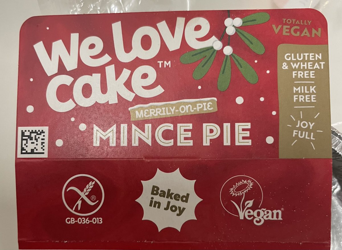 GillianSurgey's tweet image. Short ‘comfort break’ in #Dunelm. This was on offer &amp;amp; it felt rude not to try it, even though I’m fully aware it is only October so technically FAR too early. Very nice pie 🥧, not overly sweet. (NB Baked in Joy; is that a place, person or emotion? )