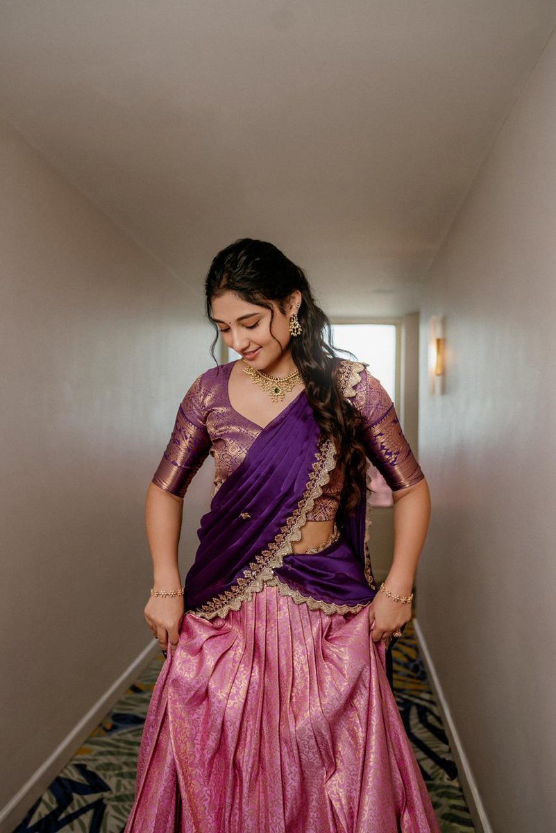 Pure elegance with a traditional charm. <a href="/RitikaNayak_/">Ritika Nayak</a> 💜👀

#RitikaNayak