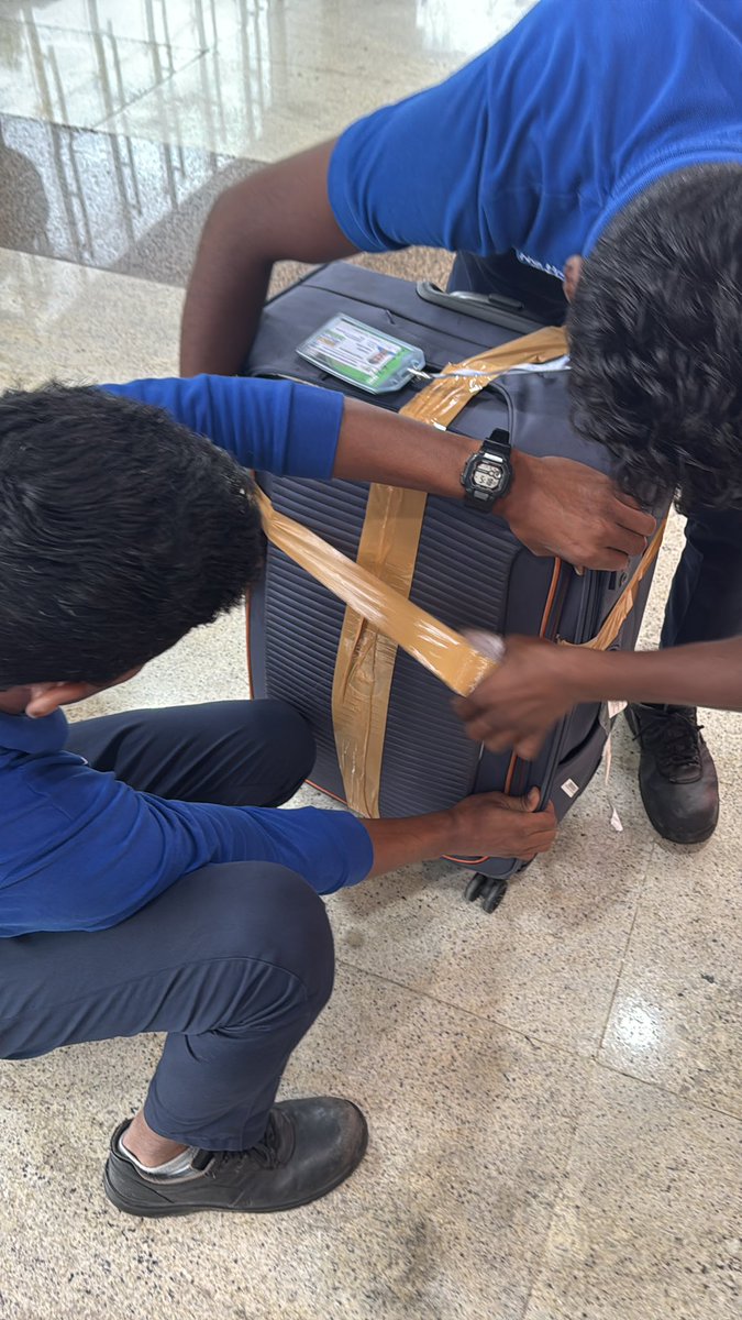 IAmRupH's tweet photo. @IndiGo6E i had a worst experience, bunch of thieves from you team from Hyderabad tried to open my bag. Please register an enquiry. I want the cctv https://t.co/5RP0cl154J bag came open in madurai . My pnr is A1QH2F https://t.co/61X8uCZAAN