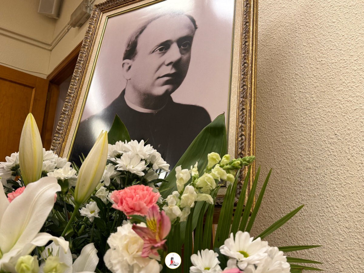 👉🏼 Nuestro Obispo el P. <a href="/cmfluisangel/">Luis Ángel de las Heras cmf</a> preside en la 🛐 #Sede de la <a href="/InstTeresiana/">Institución Teresiana</a> en nuestra ⛪️ <a href="/IglesiaEnLeon/">Diócesis de León - España</a> la ⚪️ #Eucaristía en honor a San Pedro Poveda con motivo del XXXII aniversario de su beatificación por el papa Juan Pablo II. 
↪️ En su 🗣️ #homilía ha invitado a