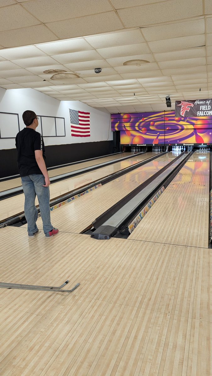 Mrs_Milton22's tweet image. Our &quot;Building Independence&quot; class went bowling for our recreation activity this month! This was a fun way to practice important social skills together. 🎳 🚀💙💛
#realworldskills #functionalskills
#Room104