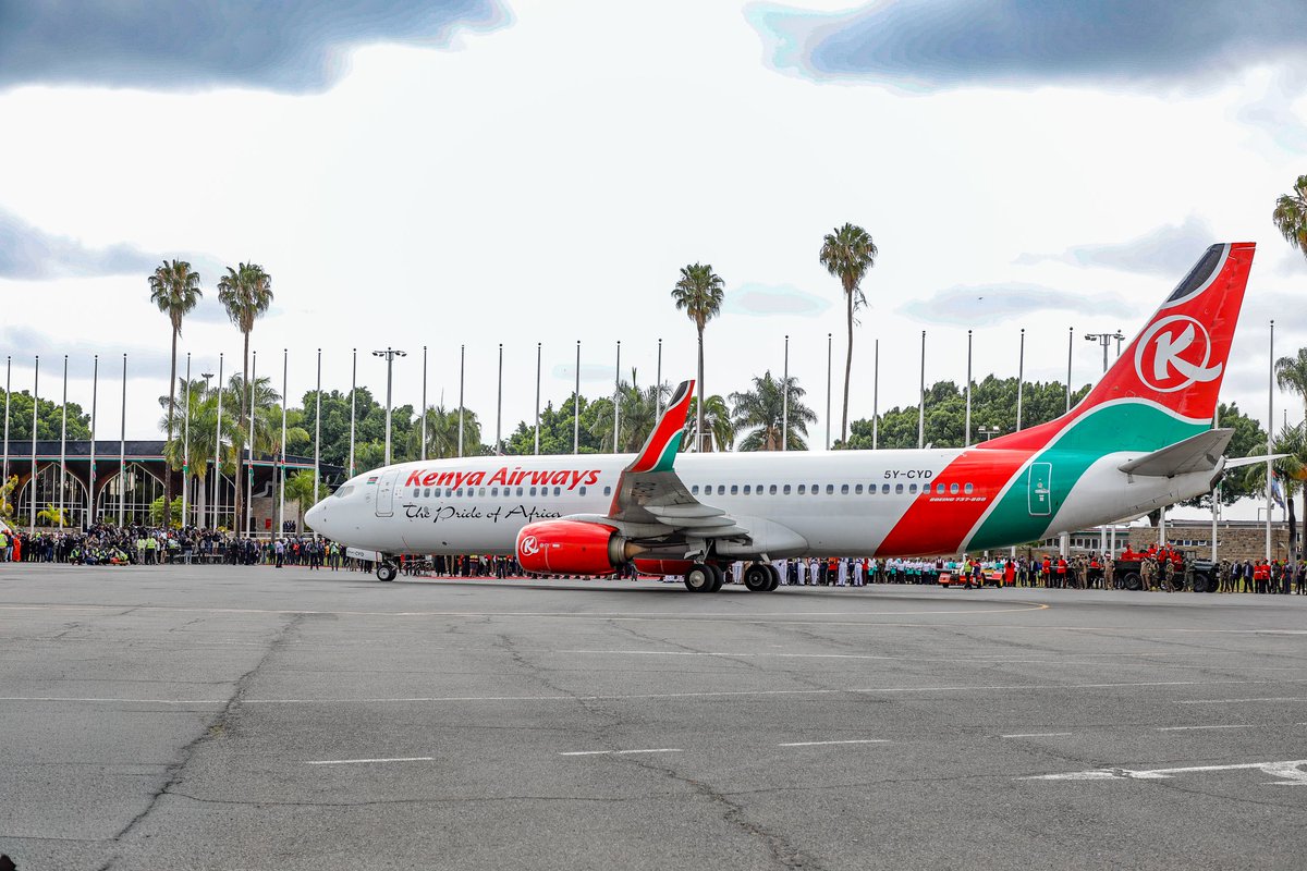 KenyaAirways's tweet image. We extend our heartfelt appreciation to our crew who safely flew back the late Rt. Hon. Raila Odinga and the accompanying delegation from Mumbai.

Your professionalism, composure, and dedication in this solemn duty embody the true spirit of service and care that defines us.

As…