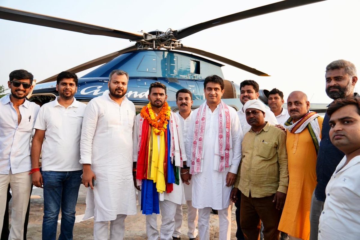 Bihar Youth Congress (@iycbihar) on Twitter photo आज बछवाड़ा में भारतीय युवा कांग्रेस के राष्ट्रीय अध्यक्ष श्री <a href="/UdayBhanuIYC/">Uday Bhanu Chib</a> जी ने बिहार युवा कांग्रेस अध्यक्ष एवं कांग्रेस प्रत्याशी श्री <a href="/GaribShiv/">Shiv Prakash Garib Das</a> जी की नामांकन सभा को संबोधित किया।
यह सभा जनता के विश्वास, उम्मीद और विकास की नई दिशा का प्रतीक बनी।
✊🏻 इस बार जीत रहा है INDIA! आज बछवाड़ा में भारतीय युवा कांग्रेस के राष्ट्रीय अध्यक्ष श्री <a href="/UdayBhanuIYC/">Uday Bhanu Chib</a> जी ने बिहार युवा कांग्रेस अध्यक्ष एवं कांग्रेस प्रत्याशी श्री <a href="/GaribShiv/">Shiv Prakash Garib Das</a> जी की नामांकन सभा को संबोधित किया।
यह सभा जनता के विश्वास, उम्मीद और विकास की नई दिशा का प्रतीक बनी।
✊🏻 इस बार जीत रहा है INDIA!