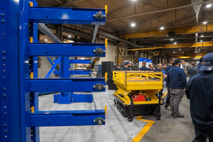 MovexInnovation's tweet photo. «Ça a pour effet qu’on n’aura pas besoin de déplacer les pièces manuellement autant qu’on le faisait avant, raconte le directeur général. On gagne de l’efficacité, parce qu’on enlève de la manutention de pièces.»

https://t.co/gBw1hU7dRm

#MaterialHandling #MovexInnovation https://t.co/TESZ3gJj6p