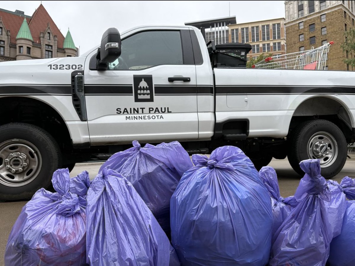 Grab a friend &amp; join <a href="/cityofsaintpaul/">City of Saint Paul</a> Public Works staff for a fall litter cleanup along University Ave
Fri., Oct 17 10 am-12 pm OR
Sat., Oct 18 9 am-12 pm.
Supplies provided by Public Works. Volunteers will meet at the Rondo Community Library. Register at stpaul.gov/litterprograms