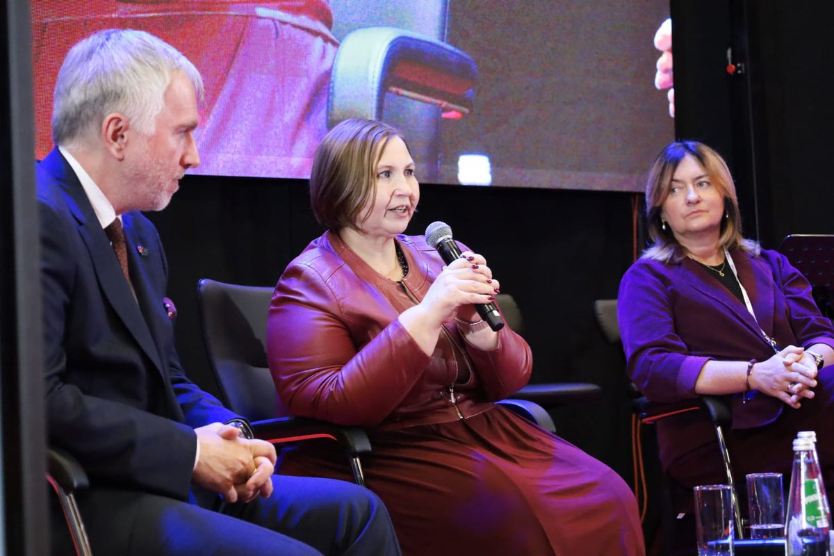 AHP_PAKS's tweet image. &quot;Śląsk jest kolebką kardiologii. W ramach programu Kos-zawał leczyliśmy ok. 6 tyś. pacjentów i wydaliśmy ok. 1 mld zł. Program jest nielimitowany, każdy może z niego skorzystać, jeśli zostanie zakwalifikowany.&quot; - dyr. Katarzyna Adamek @NFZ_Katowice, Centralny Klub Pacjenta