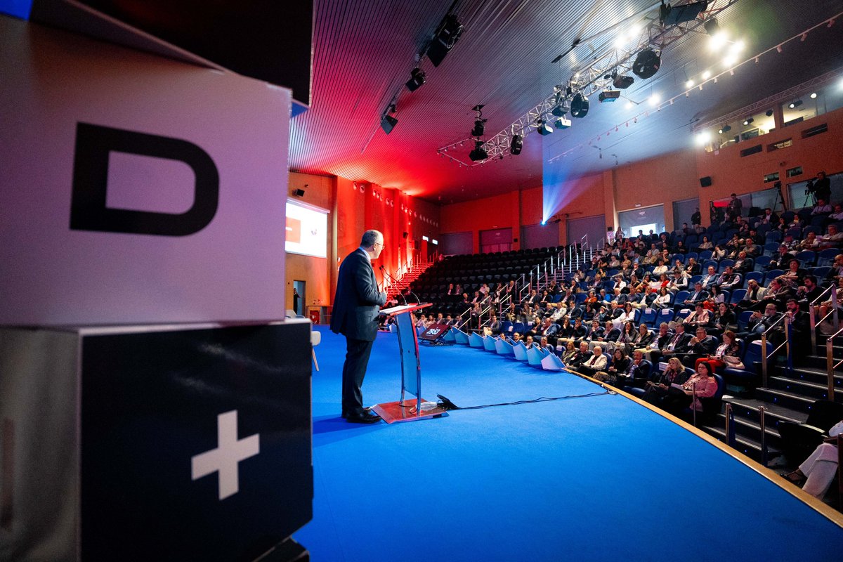 Redit_es's tweet photo. Muchísimas gracias a todos por acompañarnos, ponentes y asistentes, en esta 5ª edición del #REDITSummit 👏🏼 En los próximos días estarán disponibles las fotografías y el congreso íntegro en Youtube. Sigue atento 😉 Gracias @GVAinicotur por acompañarnos 🚩¡Hasta el año que viene! https://t.co/cVZh49vqac