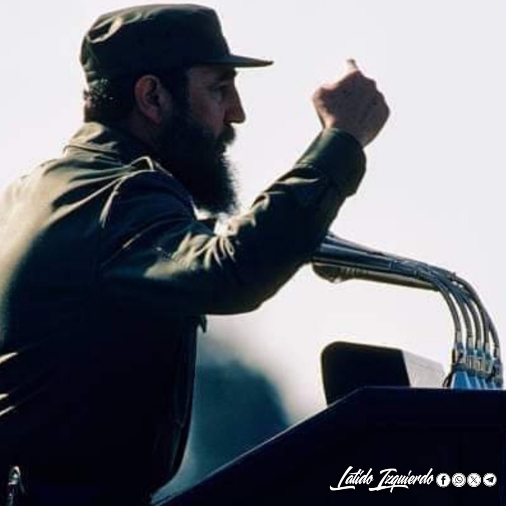 #FidelPorSiempre “¡Somos fuertes no porque tengamos fusiles, sino porque hay hombres y mujeres dispuestos a manejar esos fusiles, porque hay un pueblo que está dispuesto a usarlos en defensa de sus derechos sagrados y de sus grandes aspiraciones!”.
#100AñosConFidel