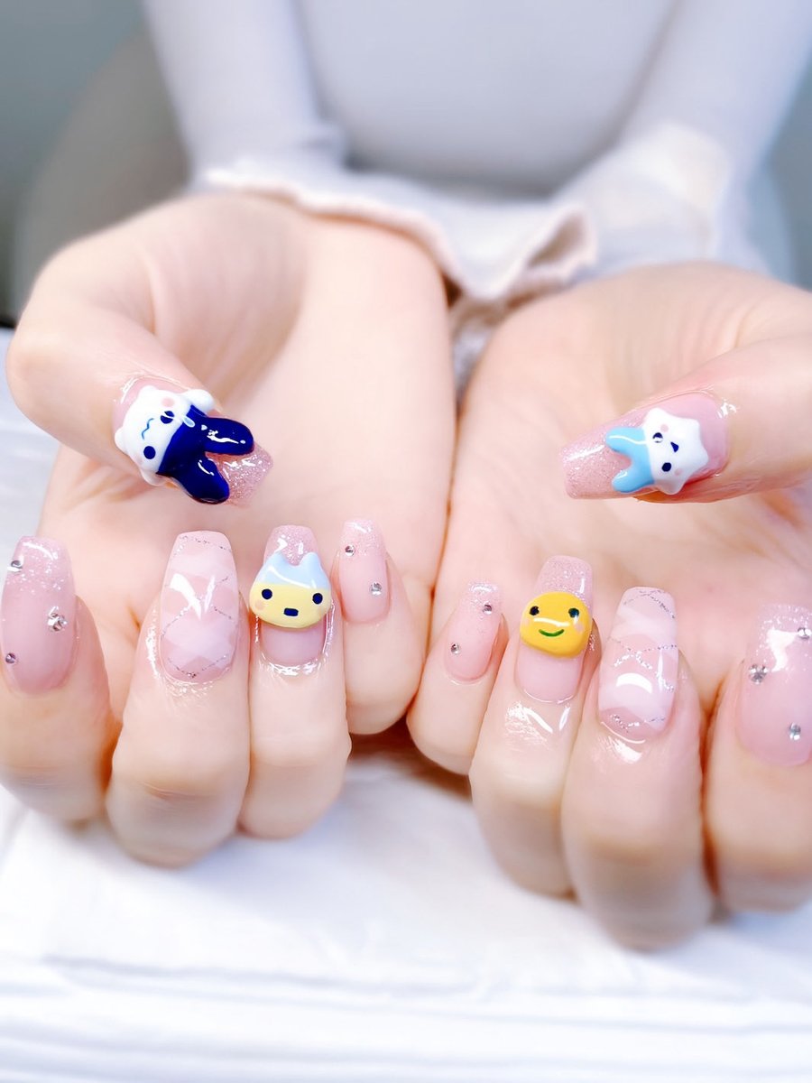 過去一可愛いネイルすぎるから見てほしい🥺🥺
#たまごっち #みみっち #みみっちネイル