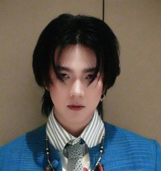 BuildJakapanUSA's tweet photo. His style today is perfect clothes hair makeup everything is perfect. 

BUILD AT SIAM PARAGON

#SiamParagonBIFW2025xBuild 
@JakeB4rever https://t.co/Krfa94ycG4