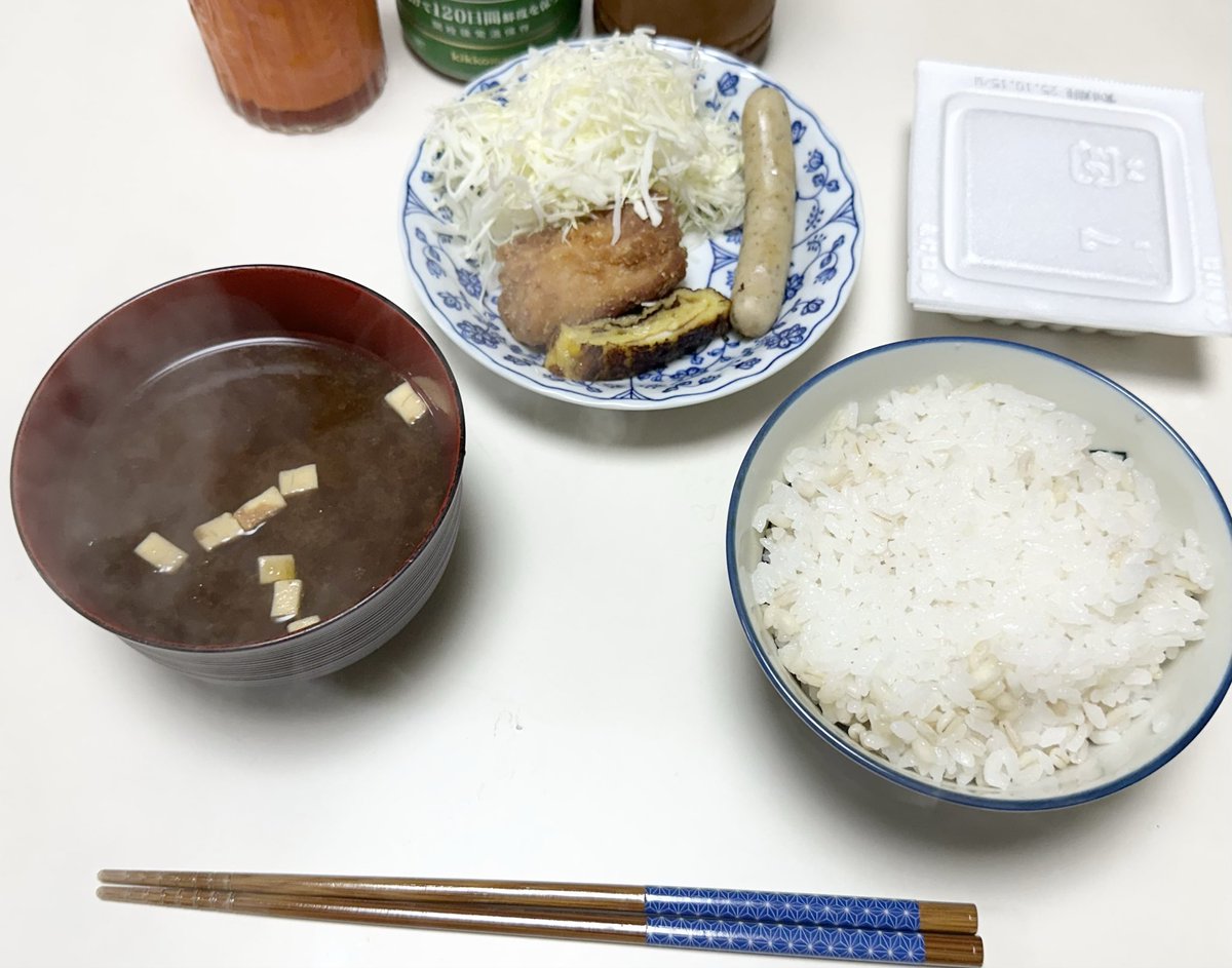 晩御飯！
実家からインスタント味噌汁とアンティエを貰ったので晩御飯とお弁当に入れました！