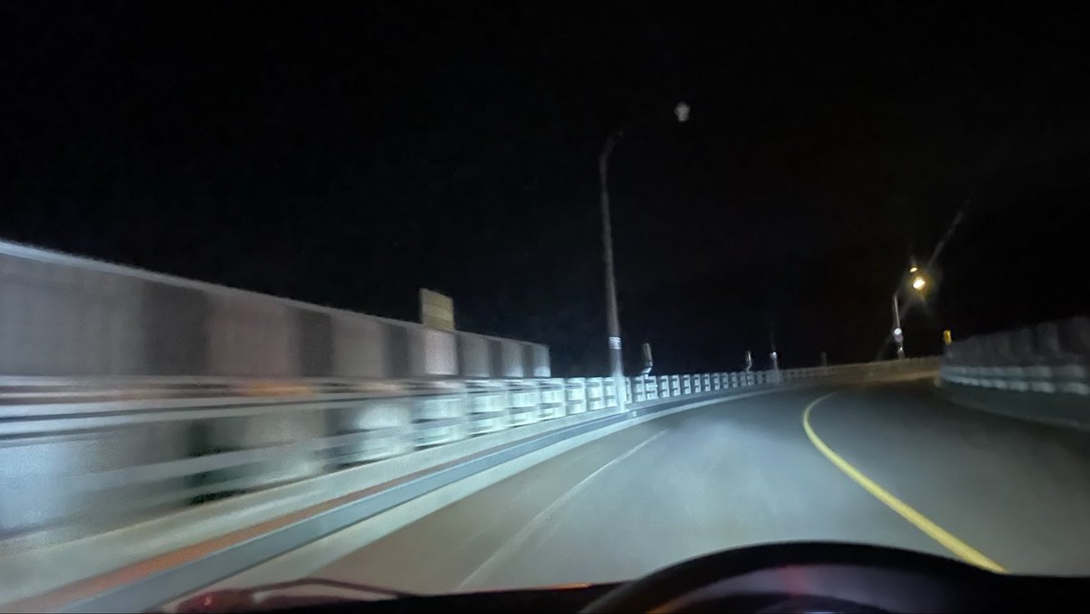 (`･ω･´)ｷﾘｯ
皆さんお疲れ様ですっ！
小樽アンリミテッド社の於古発 コギ坊です！(なんつって)

今日は残業して退社した後、次回の #コギ旅 の撮影交渉しに札幌市は南区にクルマを走らせてるぞーっ！🚗³₃

さ、営業営業ーっ！
( *´艸`)ｳﾊﾊｰｯ！

#ここは朝里川温泉あたり
#ループ橋 #朝里ダム