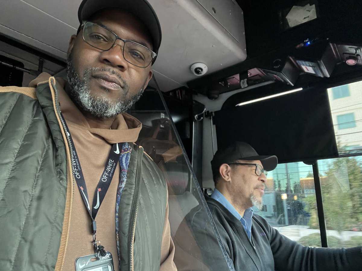 mocarter613's tweet image. Catching the bus to work! #TAPIntoTransit