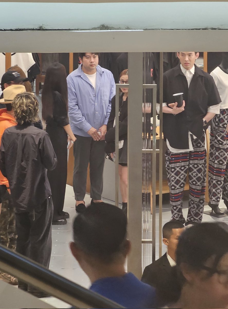 พี่มะตูมใส่กางเกงเท่อะ

#JOOPITERxBamBam