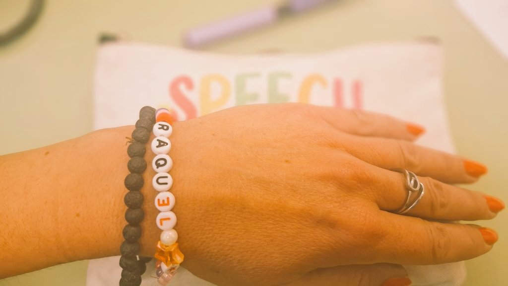 LOGOMEDIA2's tweet image. 𝑪𝒖𝒂𝒏𝒅𝒐 𝒕𝒆 𝒅𝒊𝒄𝒆𝒏: 
&amp;lt;&amp;lt;𝑲𝒂𝒌𝒆𝒍 𝒕𝒆𝒏𝒈𝒐 𝒖𝒏 𝒓𝒆𝒈𝒂𝒍𝒐 𝒑𝒂𝒓𝒂 𝒕𝒊 𝒒 𝒕𝒆 𝒉𝒆 𝒉𝒆𝒄𝒉𝒐 𝒄𝒐𝒏 𝒎𝒂𝒎á 𝒆𝒏 𝒄𝒂𝒔𝒂&amp;gt;&amp;gt;. 
𝒀 𝒗𝒂 𝒄𝒐𝒓𝒓𝒊𝒆𝒏𝒅𝒐 𝒂 𝒔𝒂𝒄𝒂𝒓𝒍𝒐 𝒅𝒆 𝒔𝒖 𝒎𝒐𝒄𝒉𝒊𝒍𝒂, #𝑺𝒊𝒆𝒏𝒕𝒆𝒔𝑼𝒏𝑷𝒆𝒍𝒍𝒊𝒛𝒒𝒖𝒊𝒕𝒐𝑬𝒏𝑬𝒍𝑨𝒍𝒎𝒂