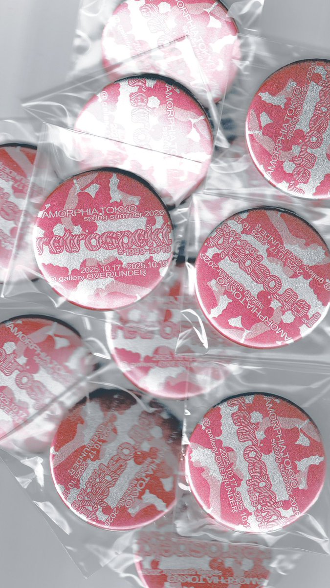 AMORPHIATOKYO's tweet photo. AMORPHIA TOKYOは、SPRING SUMMER 2026「retrospekt: 1989-2019」の受注展示会を今月、以下の日程で開催いたします。

10月17日 (金) 12:00 — 21:00
10月18日 (土) 12:00 — 21:00
10月19日 (日) 12:00 — 20:00 

会場：Gallery over/under
151-0063 東京都渋谷区富ケ谷1-17-9
パークハイム202 https://t.co/KngXA4VqTX