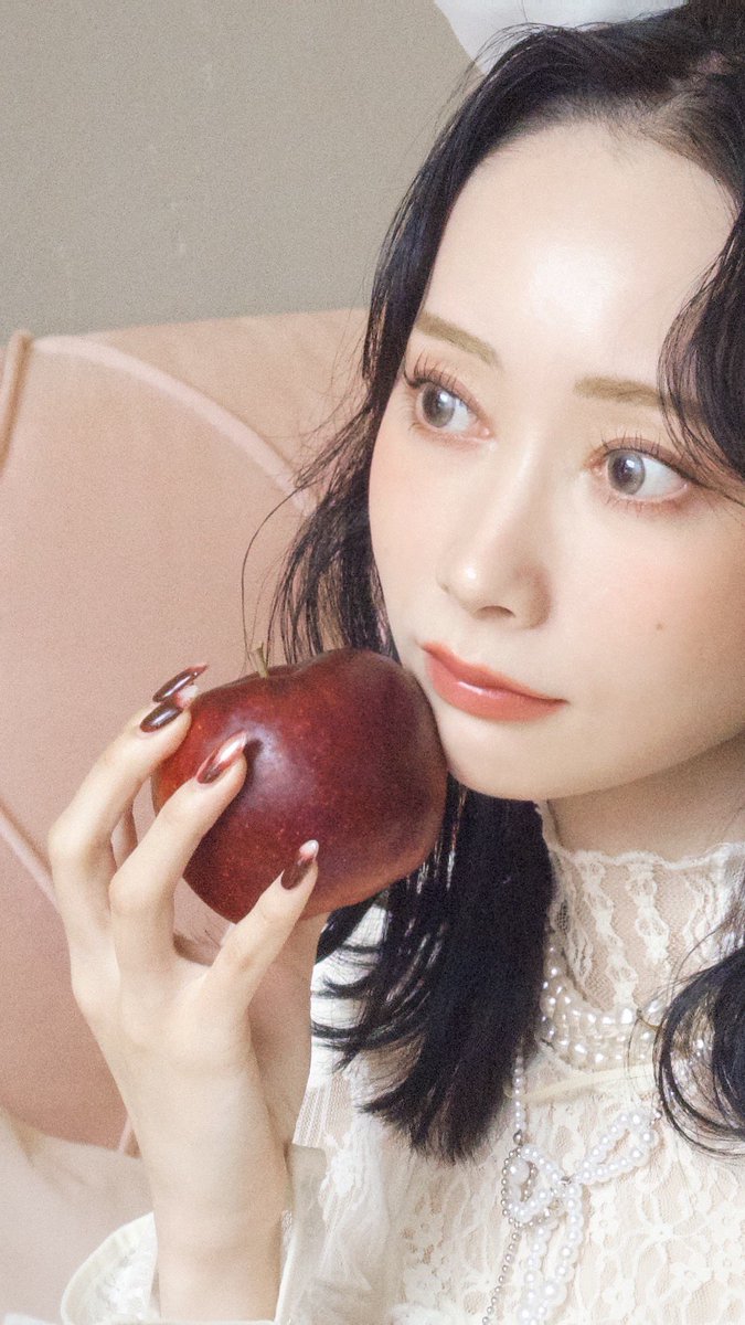 【浅見めい私物】くれまぐ めい強いから。 くれまぐ・浅見めい、ミニTから美ウエストチラ見せ「引き締まってて