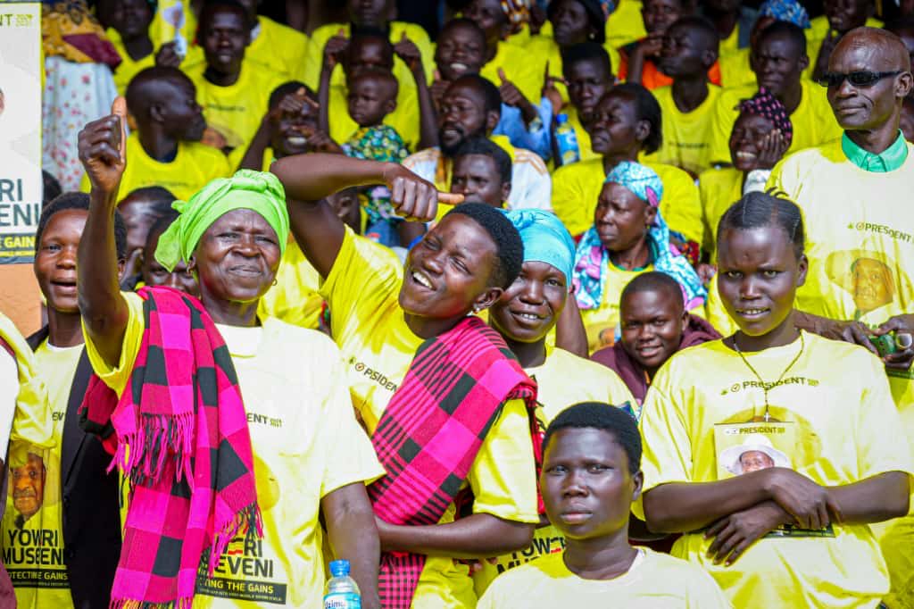 A powerful statement from Terego! 🗳️
Thousands showed up to affirm that H.E. Gen. Yoweri Kaguta Museveni <a href="/KagutaMuseveni/">Yoweri K Museveni</a> remains their leader for 2026 and beyond.
#VoteM72026 #ActivityBasedMobilizers #ProtectingTheGains | The Umbrella Association of NRM Mobilization Groups