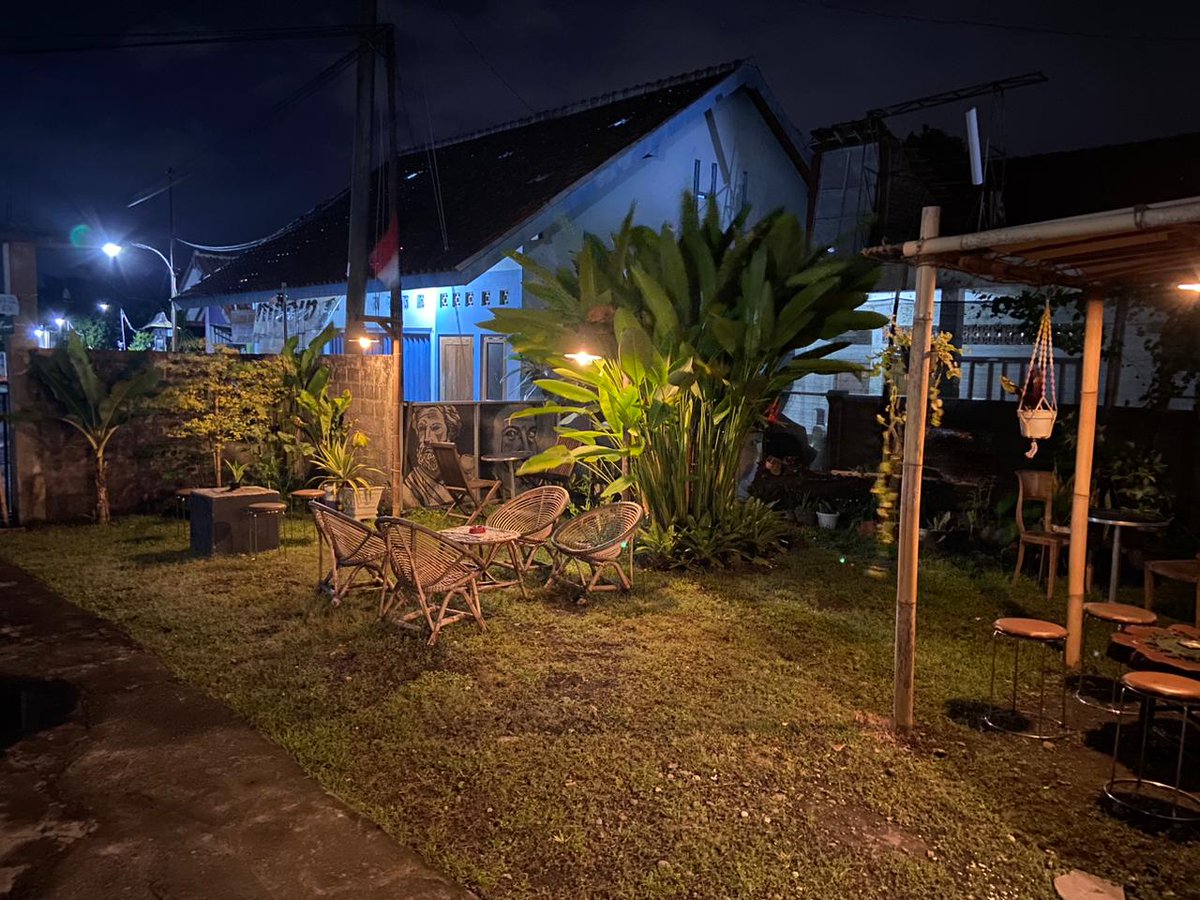 Kedai Sabalingga. Saling bantu, saling jaga.

Ikhtiar sederhana kami di rumah. Kedai ini dikelola oleh kawan-kawan Survivor.
Silakan yang mau mampir ngopi, diskusi atau baca buku, bisa silakan datang.

Kedai ini akan tetap terus GRATIS untuk rekan-rekan Ojol, pedagang keliling,