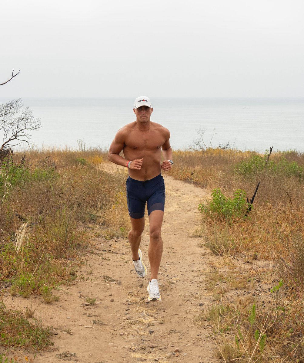 mike_behr_'s tweet image. Running changed my life.

• Marathon
• Ironmans
• Daily runs.

Four years ago, I was 20lbs overweight and couldn&apos;t run 1 mile without stopping.

If you&apos;re a beginner... here&apos;s exactly how to start: