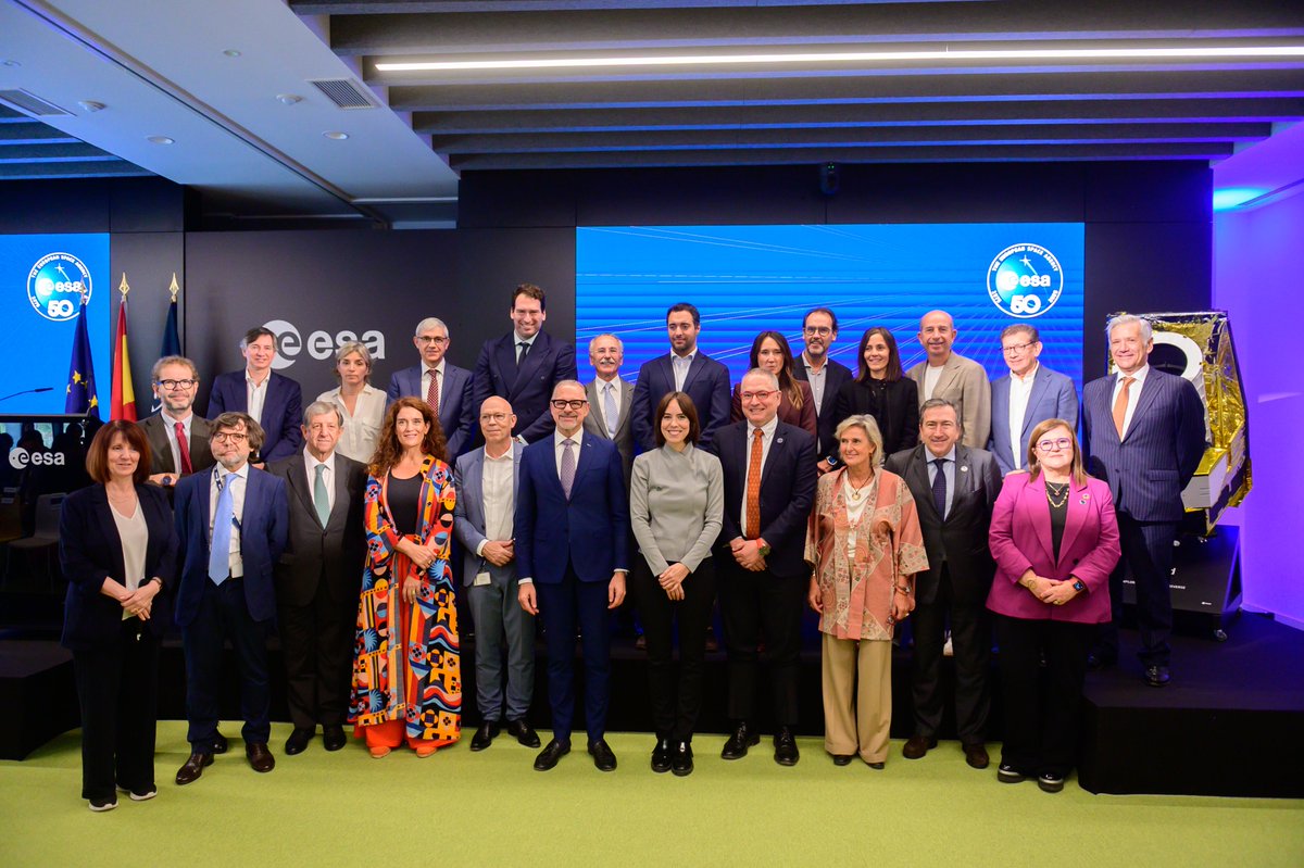 CienciaGob's tweet photo. 🛰️La ministra de @CienciaGob destaca el liderazgo de la industria espacial española, que logra movilizar más de 520 M€ a través de programas con la @esa.
📍@DianaMorantR ha participado hoy en el acto de #50YearsOfESA en España.
https://t.co/WJpk7JJSZj https://t.co/5VZTk9Mm6a