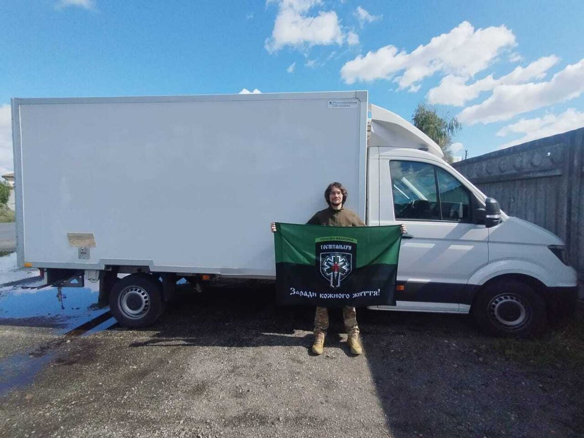 Another 3 vans delivered to the Hospitallers!
Thanks to generous donations, we were able to purchase 2 more vans for paramedics, which will help them carry the wounded to safe locations and stabilization points.
Read more hospitallers.org.uk/post/another-3…