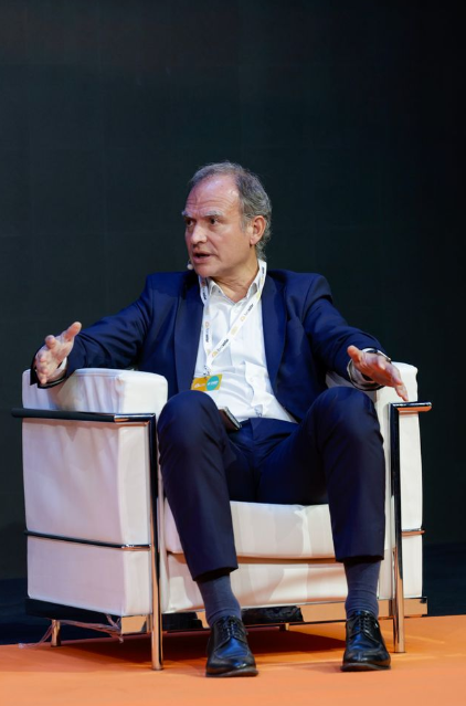 "Los retos en la financiación tienen en su mayoría que ver con el desarrollo y la construcción. El actual precio en el mercado mayorista, la litigiosidad de los permisos con contestación social y la hibridación" <a href="/OsborneClarkeES/">Osborne Clarke Spain</a>