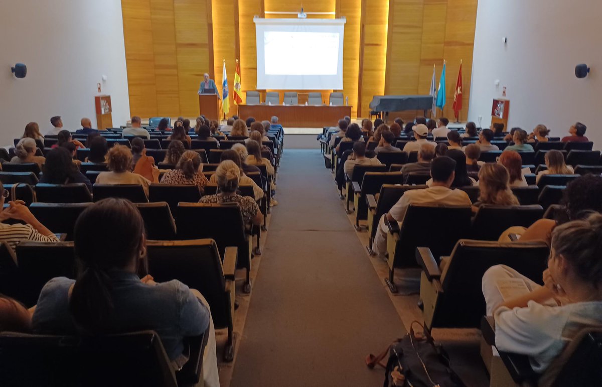 👩🏽‍⚕️142 enfermeras de las islas y 35 alumnos de Enfermería asistieron ayer a las II Jornadas sobre Accesos Vasculares organizadas por el Hospital Universitario de Canarias (HUC)

(sigue 👇🏿)